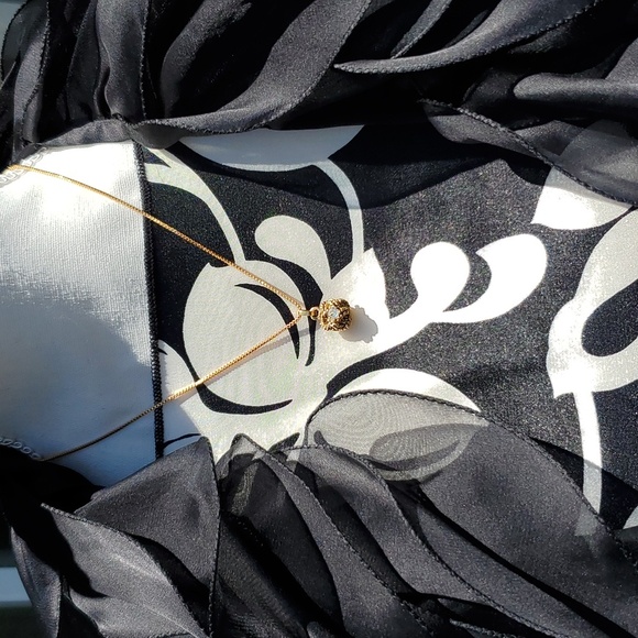 CHANEL Vintage Strass Knot Pendant - Picture 7 of 10